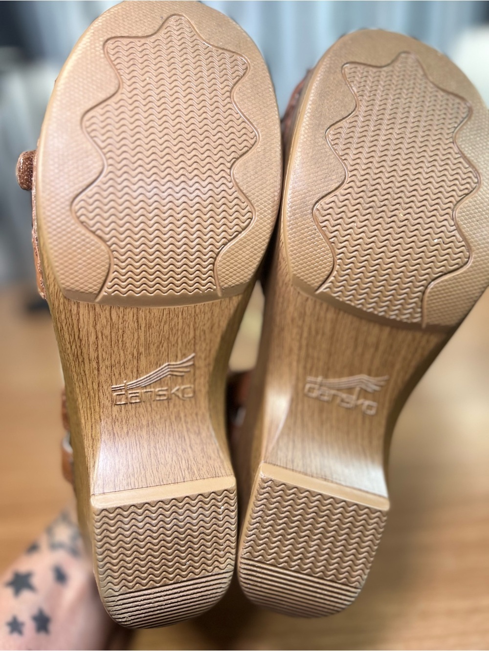 Dansko Brown Leather Wedge Sandals Womens 40 Ankle Strap Comfort Platform Shoes - Picture 5 of 5